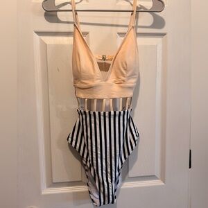 Set or 2 CUPSHE Swimsuits - Size M - NWT